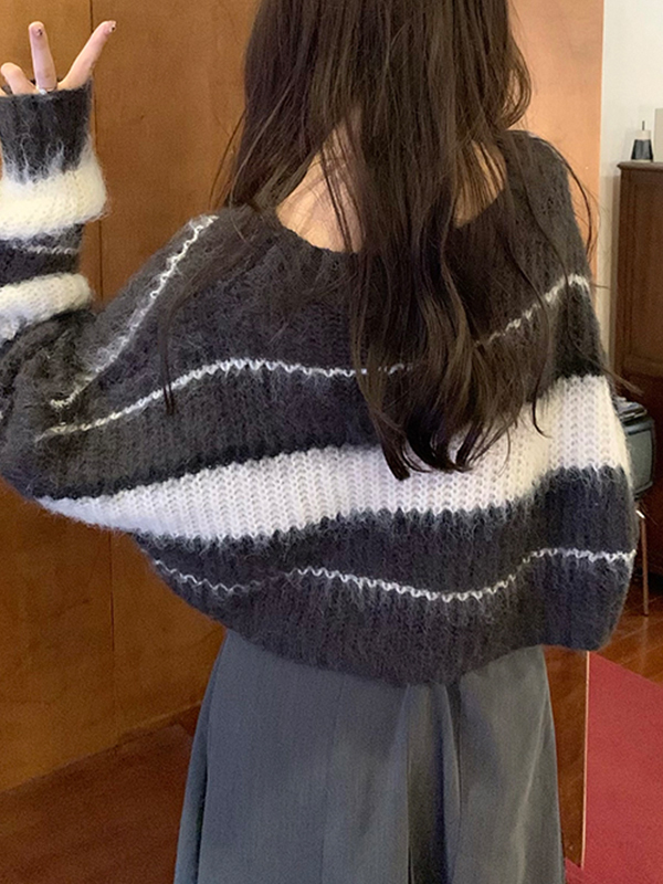 Contrast Color Stripe Splice Short Sweater-3